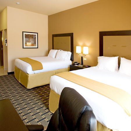 Holiday Inn Express And Suites Beeville, An Ihg Hotel Kamer foto