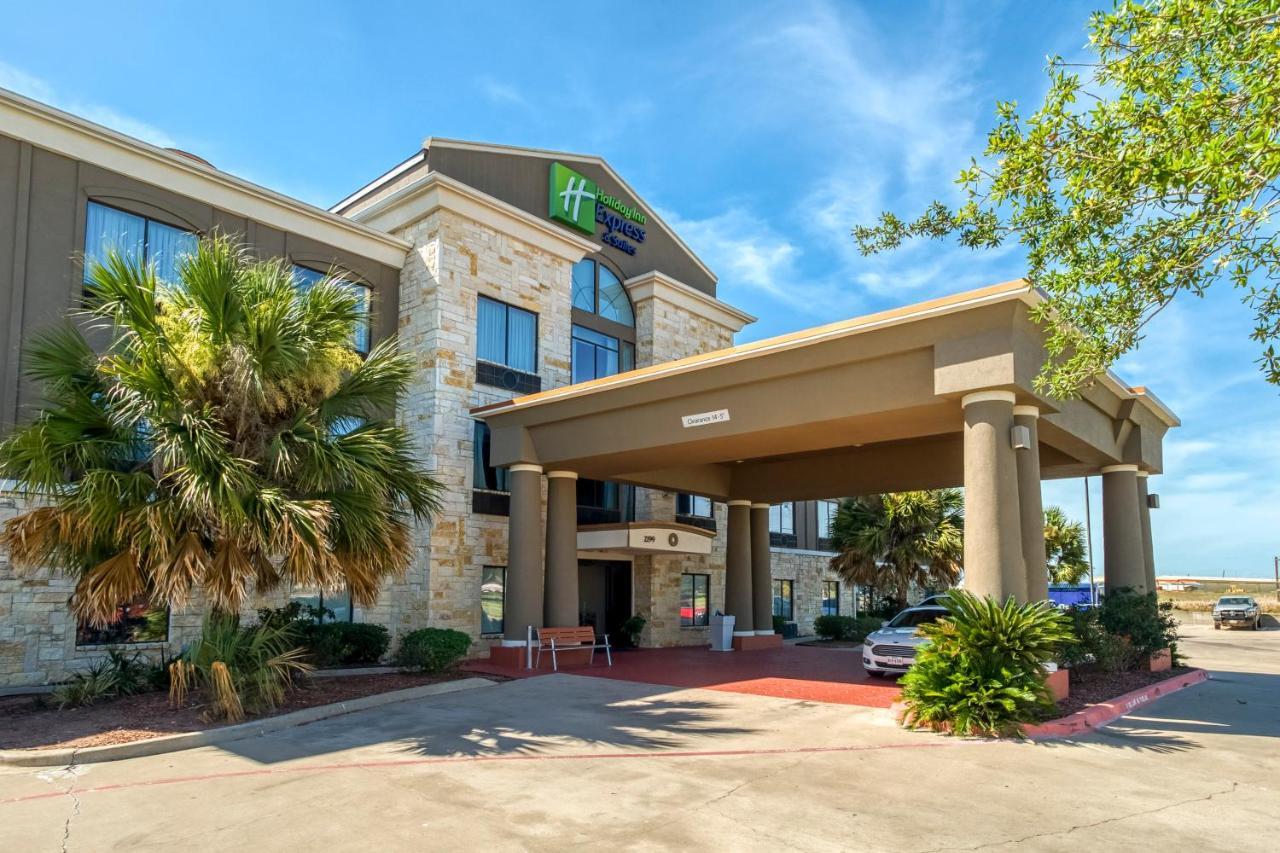 Holiday Inn Express And Suites Beeville By Ihg Buitenkant foto