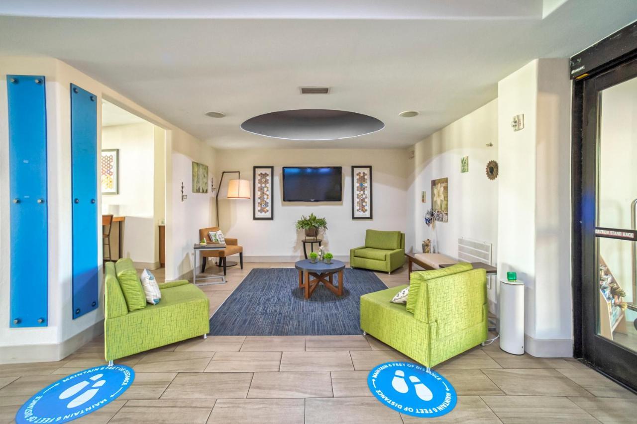 Holiday Inn Express And Suites Beeville By Ihg Buitenkant foto
