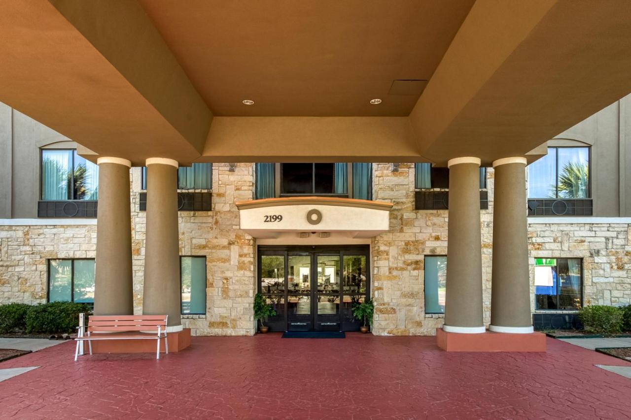 Holiday Inn Express And Suites Beeville By Ihg Buitenkant foto