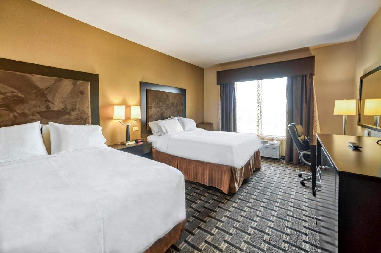 Holiday Inn Express And Suites Beeville By Ihg Buitenkant foto