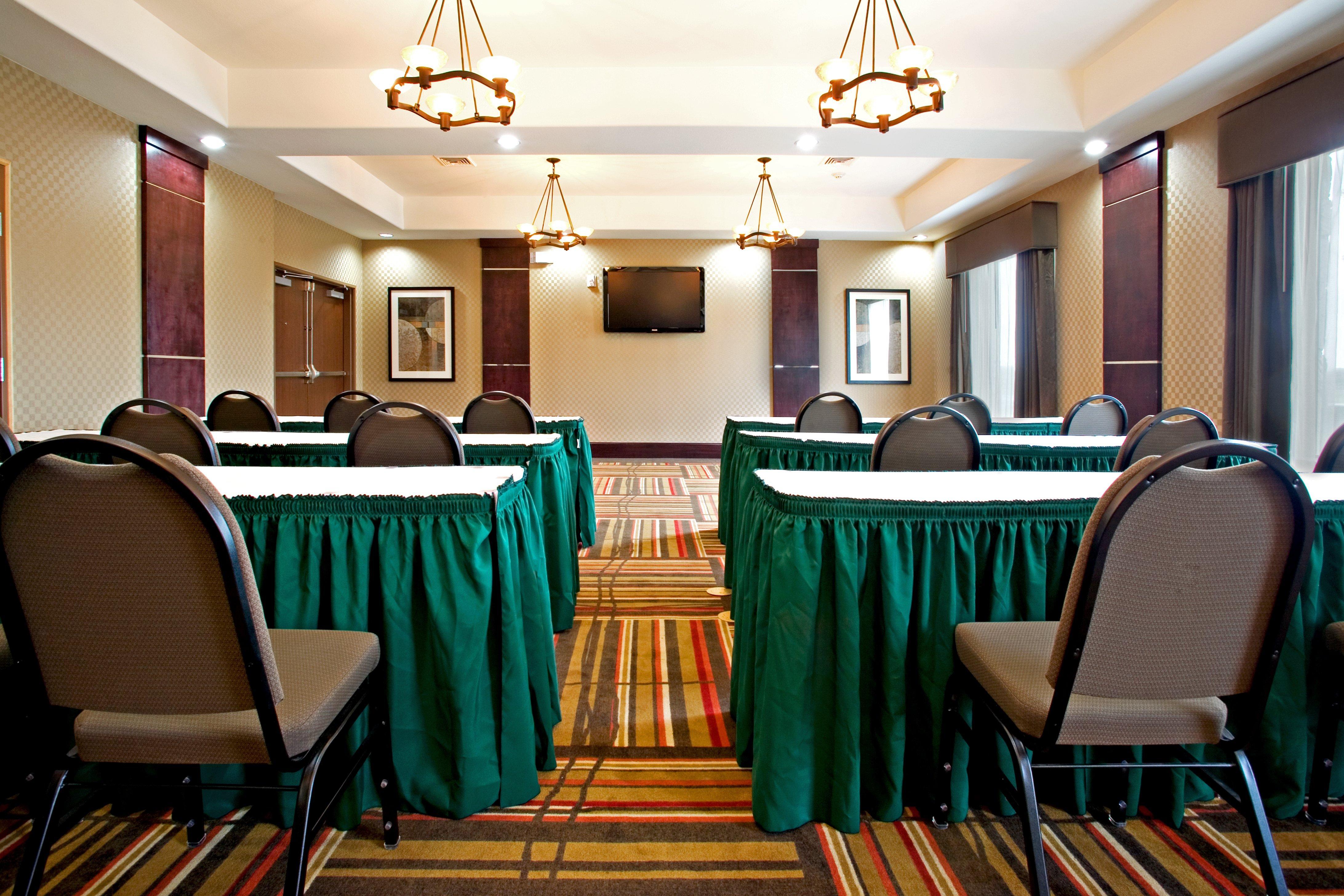 Holiday Inn Express And Suites Beeville By Ihg Buitenkant foto