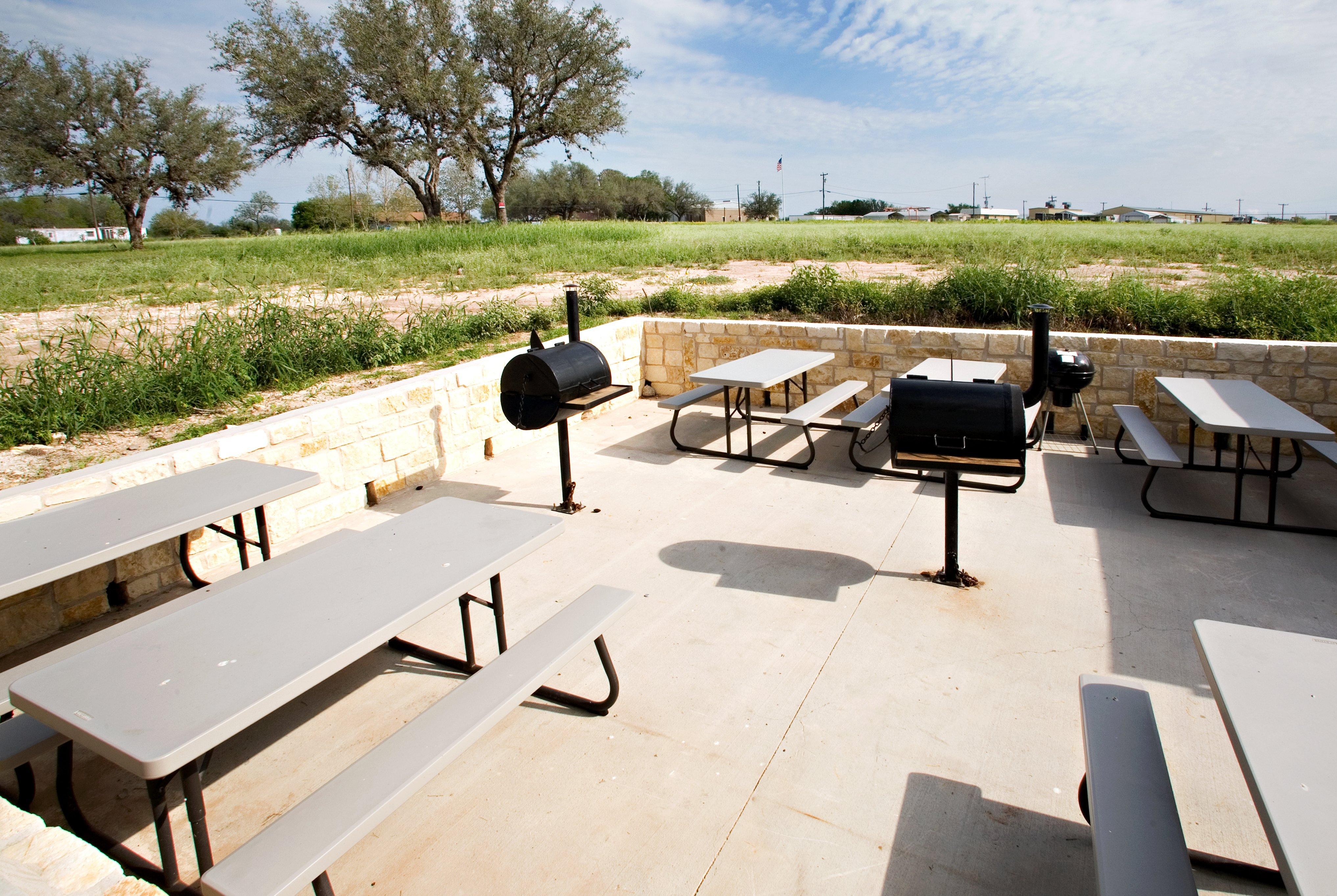 Holiday Inn Express And Suites Beeville By Ihg Buitenkant foto