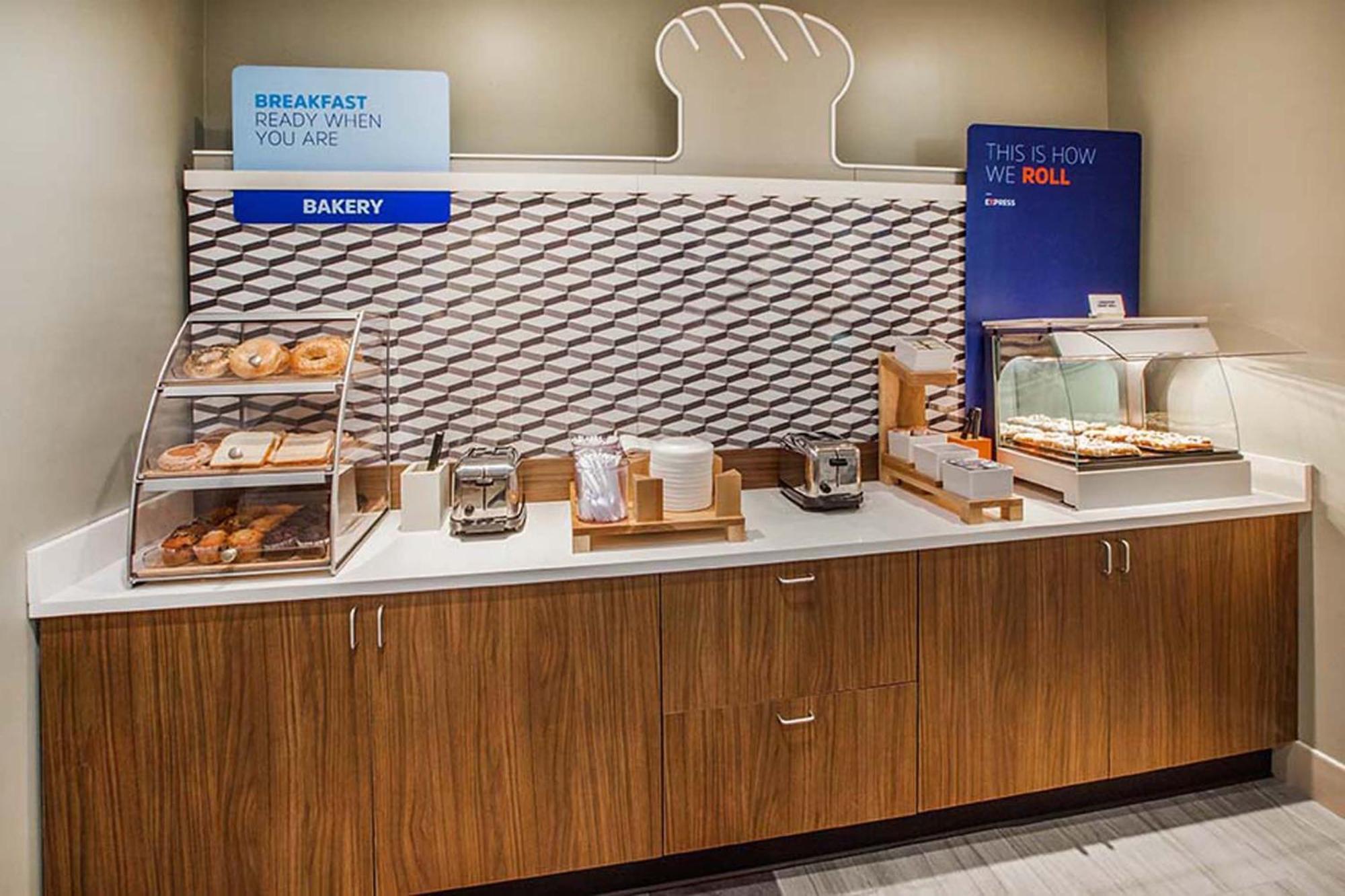 Holiday Inn Express And Suites Beeville By Ihg Buitenkant foto
